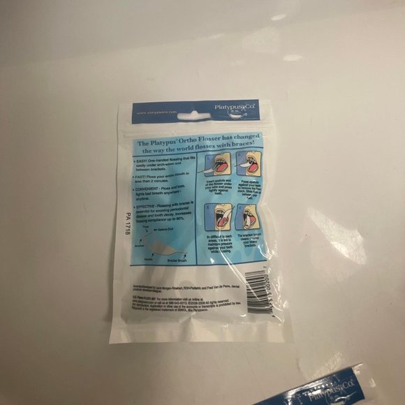 Platypus Orthodontic Flosser Easiest Way to Floss  Braces 2 Pack of 30 Count New - Picture 3 of 10